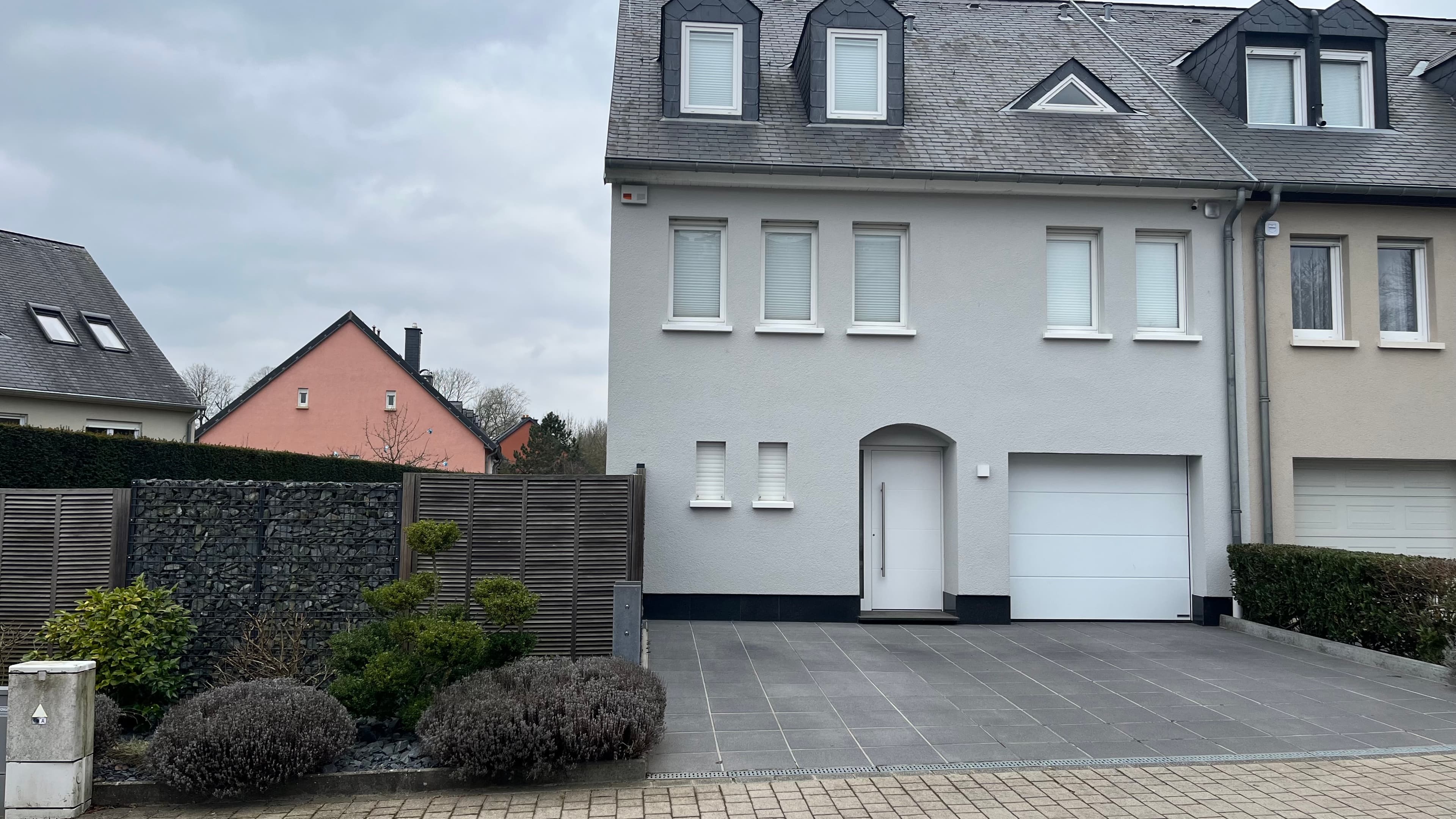 maison rénovée en 2021 à vendre à Bertrange dans un magnifique quartier résidentiel